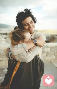 都说，爱是藏不住的，即使捂住了嘴巴，也会从眼睛里跑出来。配图