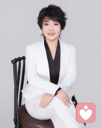 心理学中的登门槛效应
 
先提小请求被接受后，再提更大请求，对方同意概率会显著提高。