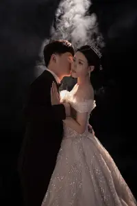 真正的幸福，可能一定都是平凡的幸福。都說我們當時并不在乎，但是失去的時候才知道，那才是你最在乎，才是最幸福的一種東西。
真正的幸福，并不是得到你極力追求的東西，而是那些你習以為常，直到失去才追悔莫及的東西。所以只有經歷了黑暗，你才能感恩生活中一切的習以為常，一切平凡的幸福，你才會覺得那真的就是極大的幸福。