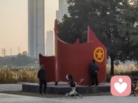 探索家庭內部的互動模式和角色分配，并幫助家庭成員增進對彼此的理解和認同。配圖