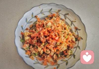 今天的你，也會(huì)好好吃飯嗎？
會(huì)去人聲嘈雜的市場(chǎng)把顏色可愛的胡蘿卜買回家嗎？
會(huì)自己動(dòng)手洗切蒸炒并裝盤嗎？
會(huì)熱愛此時(shí)的生活嗎？配圖