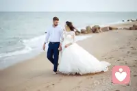 錢鐘書有句名言“婚姻是一座圍城，城外的人想進去，城里的人想出來”，德國也有一句諺語“婚姻若非天堂，即是地獄”。
每年有無數男女懷著美好的憧憬走進婚姻的殿堂，也有無數傷痕累累的夫妻走出這座“愛情的墳墓”。
辦法總比問題多！
祝天下的有情人“春暖花開鴛鴦成對，風和日麗琴瑟和鳴”！配圖