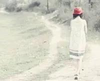 永遠都要活給自己看，而且笑容要特別燦爛，別在乎別人的指指點點，做好你自己，讓看不起你的人高攀不起，讓看得起你的人更喜歡你。配圖
