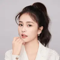 長大的一個標志就是：不再急著與人辯駁自己的看法。逐漸明白，不是所有人都生活在同一片海里，經(jīng)歷不同，三觀不同，對一件事的看法也一定會有所不同。配圖