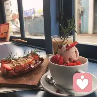 我要努力拼未來，賺很多的錢，不是因為我愛錢，而是這輩子我不想因為錢和誰在一起，也不想因為錢而離開誰。配圖