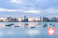 《执着》
每个夜晚来临的时候
孤独总在我左右
每个黄昏心跳的等候
是我无限的温柔
每次面对你的时候
不敢看你的双眸
在我温柔的笑容背后
有多少泪水哀愁
不管时空怎么转变
世界怎么改变
你的爱总在我心间
你是否明白
我想超越这平凡的生活
注定现在暂时漂泊
无法停止我内心的狂热
对未来的执著
拥抱着你oh my baby
你看到我在流泪
是否爱你让我伤悲
让我心碎
拥抱着你oh my baby
可你知道我无法后退
纵然使我苍白憔悴
伤痕累累
不管时空怎么转变
世界怎么改变
你的爱总在我心间
你是否明白
我想超越这平凡的生活
注定现在暂时漂泊
无法停止我内心的狂热
对未来的执著
拥抱着你oh my baby
你看到我在流泪
是否爱你让我伤悲
让我心碎
拥抱着你oh my baby
可你知道我无法后退
纵然使我苍白憔悴
伤痕累累
拥抱着你oh my baby
你看到我在流泪
是否爱你让我伤悲
让我心碎
拥抱着你oh my baby
可你知道我无法后退
纵然使我苍白憔悴
伤痕累累
纵然使我苍白憔悴
伤痕累累配图