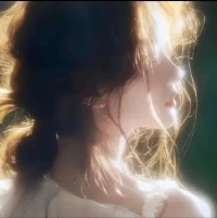 一生夫妻半世嫌，两看相厌心里烦 。
梦里掐他千百遍 ，醒来添衣怕他寒。
一生夫妻半世嫌，也曾苦来 也曾甜 。
半生心酸半生泪 ，半生嫌弃过百年 。 
一生夫妻半世嫌，磕磕绊绊过百年 。
奈何桥上牵过手，来生还续前世缘 。
              你还续吗 ？配图