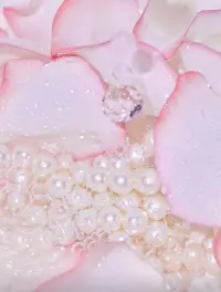 你遇到的人都是被你吸引而來??

你是誰就會碰到誰，欺負你的人是因你軟弱而來，出賣你的人是因輕信而來，賤踏你的人因你卑微而來
欣賞你的人是因為你自信而來，幫襯你的人是因為你人品而來，你遇的到的人都是因你而來

成年人的社會關系都是自己量身定做的，我們遇到的好人吶！壞人吶！都是我們的性格因果

我們是什么樣的人，決定了我們會遇到什么樣的人，命里遇見貴人，那都是我們品德習慣為自己積攢起來的福分，如果生命中出現了一些難以忍受的人呢，也不是我們運氣不好，是我們不小心給他們敞開一到門，既然我們能決定讓誰走進我們的生命里，自然也可以決定把誰從我們的生活里請出去，你首先要善待自己，世界才是你想要的樣子。配圖