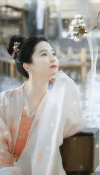 更新承诺，停止忙乱

从外部世界抽离一阵子， 

脏盘子由它放着，怒气也随它

家务活就让它搁着吧。

是时候后退一步，走进内心，感受沉默，停止喧嚣。这是做出改变的唯一方法。

不要害怕走进自己的内心。在絮叨之下埋藏着金矿，安心，沉着，坚定，平静。

它们的外层需要一层一层地剥去:

首先是羞耻，其次是自卑，最后是恐惧。

当你接近无物时，便知正道已近。

当你到达真我最深刻之处，你便知晓真实与自由。

告别恐惧，你变得更加强大和坚定，

预备好迎接孩子的心灵，

没有负担，无拘无束，自由翱翔。