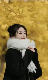 为什么人总是在深夜痛哭
而有太阳的时候反而会好很多呢
所以抑郁的源头是黑夜
治愈的尽头是阳光配图