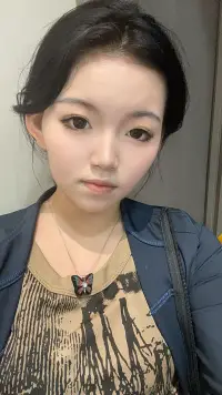 出门必化妆，化妆必拍照