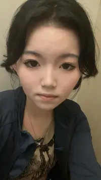 出门必化妆，化妆必拍照