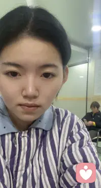 住精神病院闖的禍，又是肘擊打碎玻璃，又是用病號服綁在窗戶欄桿上上吊，又喝洗潔精配圖