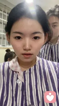 住精神病院闖的禍，又是肘擊打碎玻璃，又是用病號服綁在窗戶欄桿上上吊，又喝洗潔精配圖