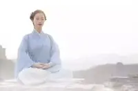 你這輩子最主要的事還是要先愛自己，不要因?yàn)閯e人的錯(cuò)誤懲罰自己。配圖