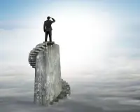要培養內心強大，我們需要做到以下幾點：

第一步，建立自信。自信是內心強大的基石。只有相信自己，才能在面對困難和挑戰時保持鎮定自若，不畏艱難險阻。要建立自信，我們可以從小事做起，逐步挑戰自己，慢慢積累成功經驗，從而提升自信心。

第二步，學會自我調節。在面對壓力和負面情緒時，我們要學會通過深呼吸、冥想等方式來調節自己的情緒，保持冷靜和理智。這樣能夠幫助我們更好地應對生活中的種種挑戰，不讓情緒左右我們的決策。

第三步，不斷學習和成長。只有不斷學習新知識、新技能，才能不斷提升自己的能力和認知水平，從而更好地應對生活中的各種挑戰。我們可以多讀書、多聽講座、多參加培訓課程等，不斷充實自己。配圖