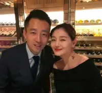 大S汪曾經還是親人，相處了那么多年。
即便是沒有血緣也至少還有感情吧！總比一個陌生人強。為什么非要撕破臉，而且這是家事！
即便是最無辜沒有生命力的床墊也成為了笑話。


這段婚姻中讓我們感受到了人性的可怕性。

說到底就是因為觸及到了利益，曾經相親相愛相愛的一家人。

如今卻弄得人盡皆知，成為網絡攻擊的對象。

不能再成為一家人，至少要有點體面。給彼此一點兒僅有的回憶好感。

甚至做好孩子的爸爸媽媽，如今成仇人了，那面對孩子的時候怎么說？

對于孩子成長又有多大的影響？

孩子長大以后如果知道這些事情該有多痛心。

也許是我太膚淺了，但是我感覺人性始終是好的一面大于黑暗的一面！配圖