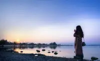 人生最大的遺憾，不是你錯過了最好的人；

而是當你遇見更好的人時，卻把最好的自己給用完了！配圖