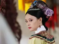 強(qiáng)大的女人才能笑到最后

你去看看，那些真正強(qiáng)大的女人，都是能屈能伸的，她們知道什么是厚積薄發(fā)，也總是能夠在逆境的時候悄悄提升自己。

甄嬛傳中的甄嬛并不是一直順風(fēng)順?biāo)模苍?jīng)因為很多原因被大胖橘厭棄，也因為沒有了榮寵而被其他嬪妃欺負(fù)。

可是甄嬛從來沒有因此而氣餒過，她能夠咽下這些委屈，她知道，只要自己想，就一定會有機(jī)會翻身。

果然，后來的她還是憑借自己的實力回到了宮里，成為了最有權(quán)利的鈕祜祿甄嬛，也讓所有害過她的人沒有好下場。

這樣的結(jié)果，才是最爽的，不是嗎？你要知道，笑一時不算贏，笑到最后才算。配圖