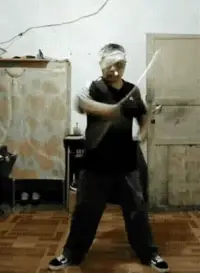 練雙截棍的大哥，是不是感嘆沒有人能隨隨便便成功！配圖