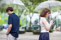 戀愛婚姻篇

人生的另一半如果選錯了，往后余生每一步都是錯，你會嘗盡人間苦楚，受盡冷嘲熱諷，取舍兩難。

其實相貌和財富都不那么重要，重要的是人品，是責(zé)任和擔(dān)當(dāng)，以及原生家庭刻在骨子里的三觀和教養(yǎng)。

所以選擇和誰結(jié)婚真的不一樣，有的人會成為你的光，而有的人會把你的光都熄滅。

所以婚前擇偶定位要清醒！配圖