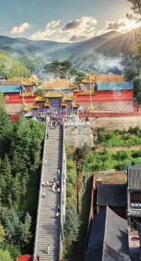 師父說：婆娑世界里人人都想擁有富貴和權勢，殊不知！在這因果輪回，天道無常的世間，能平平安安就已經是上上簽了！

我們要有追求，但不要有過多的欲望，唯有平安健康才是最大的福氣！

放下執念，福報不是求來的，而是修來的，多做善事，增長我們的福報！配圖