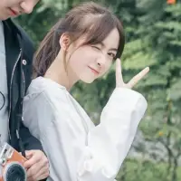 戀愛婚姻心理學

女生需求感越強，他越不需要你！

感情是一場博弈，雙方受傷的籌碼就決定了對方能有多愛你。所以，在感情中不要暴露過多的需求感，這是每個女人都該做到的事情。

所謂需求感，就是讓對方覺得你需要他，非他不可的狀態。我們需要讓對方感受到自己的愛，但一定不能過多，因為這個度會決定他是否也需要你。

想一想，為什么父母很少焦慮孩子會不會愛自己，那就是因為孩子每天都追著你，讓你明白了他對你的需求感是非常強烈的，所以你就不會擔心。

其實愛情中也是如此，你需求感太強，對方就會不需要你，也許并不是真的不愛了，但就是覺得不用再為你花費任何心思。

聰明的女人會懂得偶爾釋放自己的需求感，讓男人嘗到甜頭，但大多時候還是很愛自己，讓男人無法琢磨，這樣才能一直幸福，一直強大！配圖