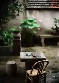 婚姻經(jīng)營(yíng)篇

婚姻中沖突是必然的，沒(méi)有沖突，沒(méi)有爭(zhēng)執(zhí)的婚姻那才是悲哀的。

婚姻中有問(wèn)題時(shí)，無(wú)論哪一方都不要采取非正常手段處理問(wèn)題，比如家暴、冷戰(zhàn)、婚姻問(wèn)題四處宣揚(yáng)、對(duì)方問(wèn)題無(wú)限放大后宣揚(yáng)、用離婚威脅對(duì)方、暴對(duì)方隱私問(wèn)題等過(guò)激行為都屬于錯(cuò)誤的處理問(wèn)題的方式。

有問(wèn)題，大家坐下來(lái)平心靜氣地溝通，共同找出問(wèn)題的原因，找到針對(duì)問(wèn)題的處理辦法，找到此類(lèi)問(wèn)題再發(fā)生的預(yù)防措施！配圖