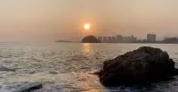 “命運把你拋在了哪一個地方，你就地展開搜索，做自己力所能及的事，才能持續成長。”
 
苦可以入身，但絕不能入心。只要你愿意，沒有什么能將你困在原地。
 
無論當下的境遇有多難，前路有多暗，告訴自己：慢慢走，耐心熬。
 
天亮了，總能看見光。配圖