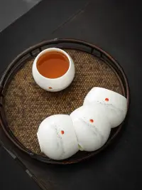 失戀失婚療愈

如果把愛情界定為“糊涂”，那么失戀就是一種“清醒”。在心理學(xué)家看來，失戀首先是幸運的，其次才是不幸。所以失戀過后的心理問題，必須進(jìn)行調(diào)適，從失戀中走出來，做回那個優(yōu)秀的自己。配圖