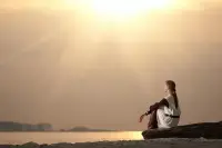 人生無需苛求，也無需計較，放下心中的包袱，與自己和解，與他人和解，與世界和解，方能享受真正的快樂與幸福！配圖