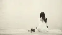 大方收回自己的喜歡，其實也很酷！


愛情本不應是一場無休止的爭取戰，而是一種相互理解、尊重和共鳴的關系。當我們發現自己的付出得不到回應時，勇敢地選擇放手。成熟的人懂得何時堅持，何時放手。大方地釋放愛意，消耗完了就收回自己的喜歡，是情感成熟的標志。這并不表示退縮，而是表明我們足夠成熟，足夠堅強，足夠珍惜自己的內心。

收回自己的喜歡也是對他人的尊重。每個人都有權利選擇自己的感情對象，當你發現自己的感情不被接受時，尊重對方的選擇，不強迫、不糾纏，是給予對方最基本的尊重。死纏爛打并不會換來對方的青睞，反而會讓你喜歡的人更厭惡你，強扭的瓜不甜，強求的感情不會幸福，還不如尊重彼此，體面地離開。



當你學會收回自己的喜歡，你也就保持了對新感情的開放，意味著你在情感上獲得了自由。有時候，愛情并非一定要走向美好的結局，你不會因為一段失敗的感情而封閉自己，而是能夠繼續尋找和接受新的可能性。配圖