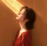 所謂的精神內耗，
其實就是你對人或物執念的看法。
看法不代表事實，
你的執念里大多帶有主觀的看法。


當你不再期待，精神瞬間就松綁了，
無需討好、也不必取悅誰，
依著內心的清醒過日子，
內耗自然而然就消解了大半。配圖