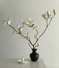 壓力管理法

當(dāng)壓力大到快要崩潰的時候，可以嘗試以下幾種方法來緩解：


? 1、安靜下來：冥想練習(xí)，不要逢熟人就講自己的疲倦和委屈，要嘗試著安靜下來，去做自己該做的事，而不是讓焦慮和煩躁毀掉你本就不多的熱情和定力。

? 2、保持充足的睡眠：充足的睡眠可以幫助調(diào)節(jié)心理，釋放過大的壓力。

? 3、調(diào)整心態(tài)：不要覺得自己很委屈，要知道每個人都有自己的焦慮和困惑，這是人生中必經(jīng)的階段。

? 4、尋求支持：可以向朋友、家人或?qū)I(yè)心理咨詢師傾訴，尋求支持和幫助。

         5、最重要的是，要學(xué)會面對和接受壓力，積極調(diào)整心態(tài)，尋找適合自己的方法來緩解壓力！配圖