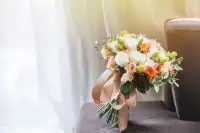 婚姻咨詢師提醒這幾款夫妻緣盡5個明顯特征

? 
1、相互不搭理，長期冷戰，不愿意交流！
? 
2、經常因為雞毛蒜皮的小事而吵架，誰也不讓誰。
? 
3、一方心里有事從不告訴另外一方。
? 
4、一方總把另一方貶得一文不值且不反思！
? 
5、一方永遠不知道另一方的行蹤！

如果夫妻之間出現了上述特征，說明彼此之間的感情已經出現了問題。

在這種情況下，強行維持婚姻關系可能會給雙方帶來更多的痛苦和困擾。

因此，建議夫妻雙方坦誠相待，共同探討解決問題的方法！或找咨詢師賦能！配圖