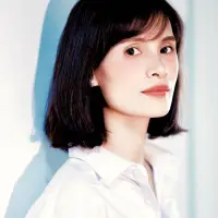 以最大的平靜 

去愛我們不確定的未來

愿有人為你顛沛流離


如果沒有

愿你成為自己的太陽，早安！??配圖