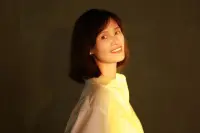 愛自己，要尊重自己的感受，理解自己，相信自己，接納自己，原諒自己，不被負面情緒綁架，即使犯錯，也要敢于嘗試，去經歷，去成長……這是愛自己的必然心路歷程。

愛自己，不僅于此，愛自己是一生的功課，愛自己，更要發生在關系之中，不是純粹的“我一個人”的事情！??配圖