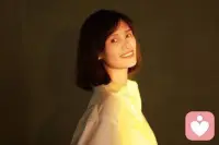 焦慮轉(zhuǎn)移法


人在焦慮的時(shí)候，容易產(chǎn)生挫敗感，覺(jué)得自己什么都做不好，漸漸對(duì)生活失去了信心。這時(shí)候，可以嘗試培養(yǎng)簡(jiǎn)單的愛(ài)好，轉(zhuǎn)移注意力。
　　
比如繪畫、插花，讓自己的心靜下來(lái)；或者參與體育活動(dòng)，比如跑步、跳繩，讓煩惱通過(guò)汗水釋放。

　　有句話說(shuō)：“人須有生趣才能有生機(jī)。生趣是在生活中所領(lǐng)略的快樂(lè)，生機(jī)是生活展開所需要的力量。”當(dāng)人生有了愛(ài)好，生命便有了生機(jī)和活力，也就具備了緩解焦慮的勇氣和信心！配圖