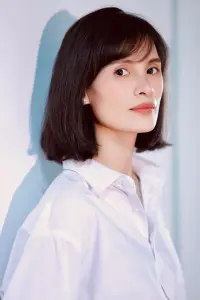 失戀失婚療愈咨詢

請在低谷時給自己時間和空間去療愈。

不要急于強迫自己立刻放下，可以允許自己感受悲傷、失落等情緒，但也要設定一個限度，避免過度沉溺其中。

然后，嘗試轉移注意力。將精力投入到工作、學習、興趣愛好或者社交活動中。新的經歷和挑戰能夠幫助您分散注意力，減少對那個人的過度關注。

再者，反思這段關系。思考為什么會形成如此深的執念，從中吸取經驗教訓，這有助于您在未來的情感關系中更加成熟和理智！配圖
