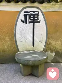 看過生命的無常，看過人性的殘酷，才能更好地活下去。

如果生活太難，那請一定牢記：

活著便意味著勝利。

世界上最大的成功和幸福，莫過于——

能有一個健康的體魄，吃好睡好，所愛之人全部安好。

低谷也好，高潮也罷，還能認真生活，努力工作，便是人生最好的狀態。-肖蕭老師配圖