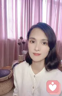 有這樣一段對話。

孔子問顏回：“你家境貧寒，居處卑微，為什么不外出做官呢？”

顏回說：“種地能讓我活下去，彈琴能使我歡愉，學習能使我快樂，所以我不愿做官。”

孔子因此感嘆：“知足者不以利自累也。”

這世上，大多數人都愛美名高位，追求權力富貴。

得不到時，人便憂慮煩心，終日執于一念；得到了，卻還想要更多，內心永遠躁動不安。

可身寄人間，名利終究是華夢一場。

忘記身外之物，人才能不受誘惑，永遠遵從自己的本心！配圖
