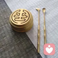 婚姻家庭困擾咨詢


婚姻大多數是一場合作，如果你找的另一半明顯和你差距很大，先不別顧著沉浸其中，而要理智思考，愛情和婚姻中現實的一面。

事出反常必有妖，任何超出常理的行為和事件，我們都要保持警惕心理。

在心理學上講，“價值”是比“感情”高一個維度的東西，談戀愛時我們追求的是感覺，開心就可以，長久與否是排在相處愉悅后面的。

但是一旦結婚，就會考慮到決定婚姻能否長遠的問題。畢竟一段婚姻的解體，是傷筋動骨的。所以，選擇另一半就會去考量，對方能否持續地提供“價值”。配圖