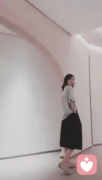 如果你對生活產生了厭倦，對工作心生不滿；

如果你對家庭、愛人、孩子，覺得不盡如人意；

如果你想改變現狀，你想突破、超越自己。

那么，請你靜下心來，過一段寧靜而又自省的日子，沉淀自己。

不必在乎身外的一切，遠離手機，遠離喧鬧，做自己想做的事。

曾記得有句話說：“中年以后，我才發現，我活成了自己曾經討厭的樣子。”

我想說，通過過一段寧靜而又自省的日子，你可以活成一道光，照耀別人，溫暖自己，寵辱不驚，清靜、自在。

生活困擾歡迎打擾肖老師配圖