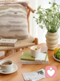 婚姻家庭咨詢


經常“冷戰”的夫妻，從原來的無話不談，到吵架后的無話可說，感情也慢慢從熱變冷，如同一場無形的風暴，悄無聲息地侵蝕著夫妻間的情感基石，最后兩個人的婚姻也會因此走向破裂，然而這種局面并非不可逆轉，面對冷戰的困境，夫妻雙方都需要有勇氣邁出第一步，打破沉默的桎梏，用愛和智慧去融化這層堅冰。配圖