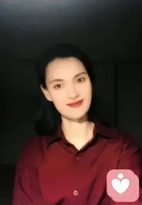 心理學家威廉·詹姆斯說過：
“人類最深處的需要，就是感覺被人欣賞?！?
被肯定和欣賞的孩子，內心充滿激情和快樂，有信心去面對生命中的各種問題，有勇氣和膽量去創(chuàng)造精彩的人生。

父母對孩子的鼓勵和肯定，是孩子一生溫暖的底色。！配圖