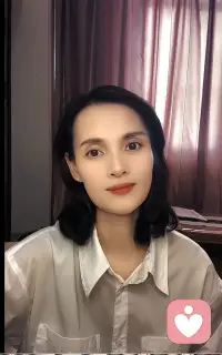 分享一個(gè)定律

一萬(wàn)小時(shí)定律：要成為某個(gè)領(lǐng)域的專家，需要10000小時(shí)，按比例計(jì)算就是：如果每天工作八個(gè)小時(shí)，一周工作五天，那么成為一個(gè)領(lǐng)域的專家至少需要五年！

要在這個(gè)時(shí)代找到自己的生存縫隙。即找到自己所熱愛(ài)的事。哪怕它是屬于小眾的，你可以堅(jiān)持下去。找到一片小天地，播下熱愛(ài)的種子，細(xì)心呵護(hù)，并沉淀，會(huì)有收獲的時(shí)候。

你找到你熱愛(ài)的嗎？如果沒(méi)有，不著急，慢慢找。如果找到了，記得好好堅(jiān)持自己的熱愛(ài)。

人，這一輩子，能夠做好一件事情就已經(jīng)很棒了！配圖