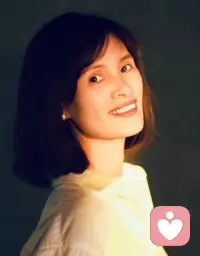 总以为爱自己是自私自利，不曾想，总是忽略自己，忘记自己，你就再不会被人呵护疼爱了。

真正的爱，首先是爱自己，先是点亮自己，你才会照亮别人，先让自己快乐满足，你才会温暖世界！配图