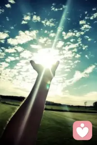 《易经》中说：施人之事，不记于心；受人之恩，铭记于心。

这世间所有的感情都需要双向流动。

投桃报李，有来有往。

互相帮助，彼此支持，才是一段关系长久维系的基础！早安！配图