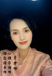 婚姻觉醒


请管好自己，各自欢喜。

婚姻最好的结果
就是要成为自己的依靠。

慢慢的你不会再去纠结老公爱不爱你，
公婆对你好不好，
也不再去计较生活中的点点滴滴。

也不想去做任何无谓的社交，
不是不懂，而是熬过了那些不为人知的苦。
现在，只要孩子平安健康，
自己开心，钱够花，
一切都没那么重要了。

你们结婚多久了？
是不是也在婚姻这条路上挣扎？配图