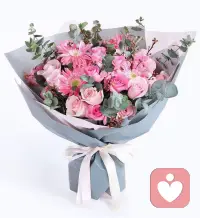 脱口秀女王黄阿丽，她绝对是女性觉醒的顶级代表。当初她嫁人时是为了实现“躺平”，做不用工作的家庭主妇，于是费尽心思嫁给了黄金单身汉。


可结婚前，人家为了防她，提前做了财产公证。这让黄阿丽恐惧的不得不顶着大肚子演出，至此打开了拼命赚钱模式，最后成为了全美著名的脱口秀艺人。


而这飞速的成长，表面上，是那份婚前协议起的刺激作用，实际上，是她主观真正意识到“我无法依靠任何人，因为可能随时被抛弃。”


所以说，一个女性的成长，不是别人猛给你灌鸡汤，是脑子里始终有个声音提醒自己：


“誓言和承诺都是不可靠的，如果你对人家没有价值，他爱你是你是宝，他不爱你时你是草，到时候你又该怎么办呢？配图